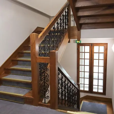 Le Lons Otel Foix