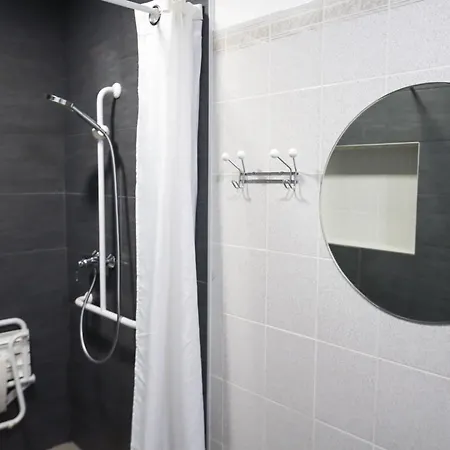 Le Lons Ξενοδοχείο