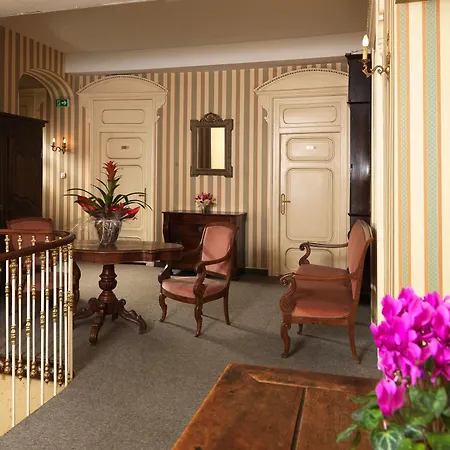 Le Lons Hotel 3*