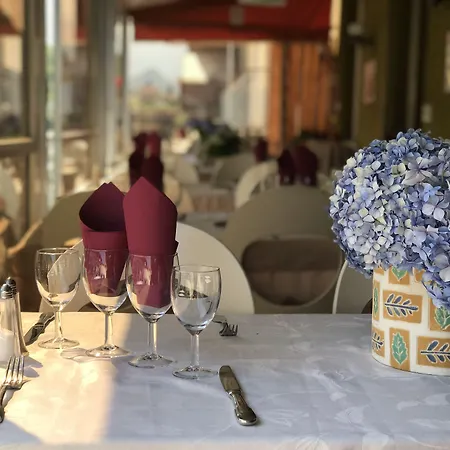 Hotel Le Lons Foix