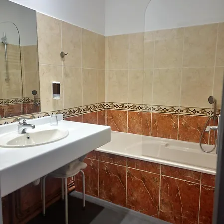 Hotel Le Lons Foix